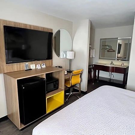 Days Inn By Wyndham Defuniak Springs Esterno foto