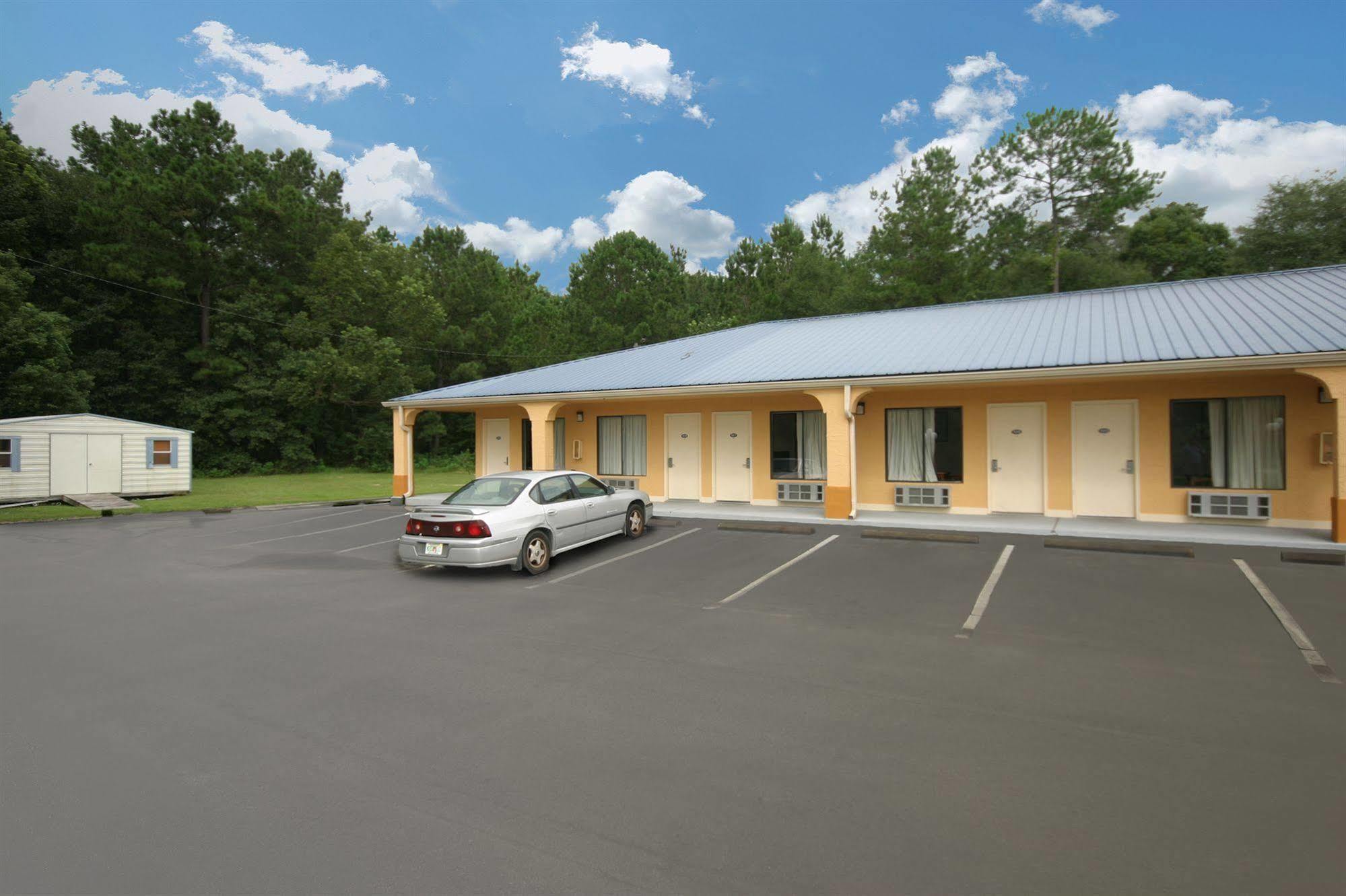 Days Inn By Wyndham Defuniak Springs Esterno foto